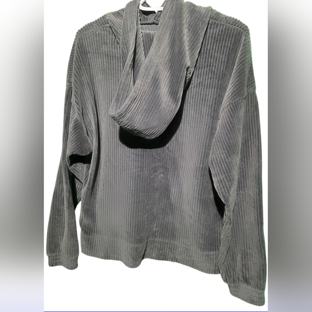 Aerie Women's Gray Corduroy Hoodie Medium EUC - PTP 24 - Length 24 - Picture 3 of 4